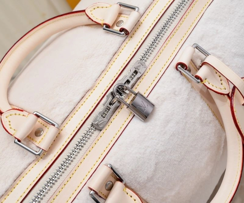 Louis Vuitton Travel Bags Bold 79081