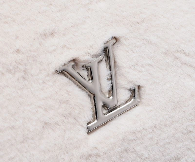 Louis Vuitton Travel Bags Bold 79081