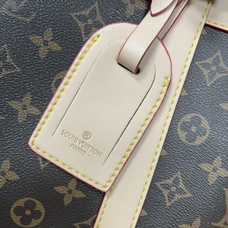 Louis Vuitton Travel Bags Sleek 79082