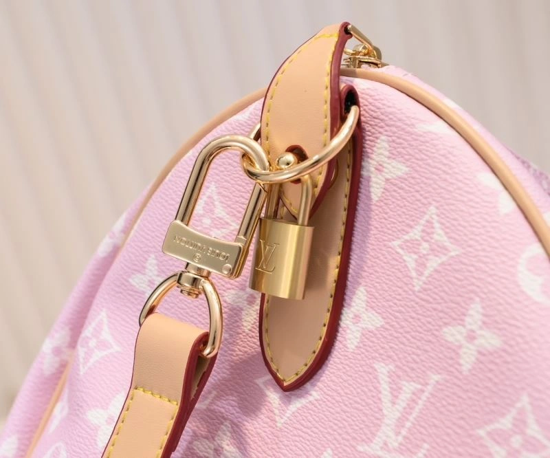 WaterResistant Louis Vuitton Travel Bags 79089