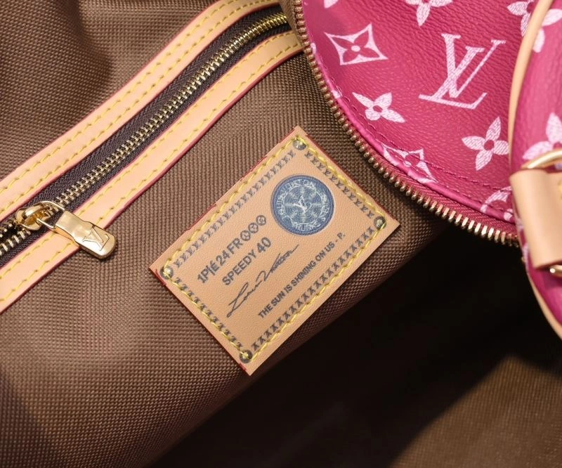 Louis Vuitton Travel Bags WellDesigned 79076