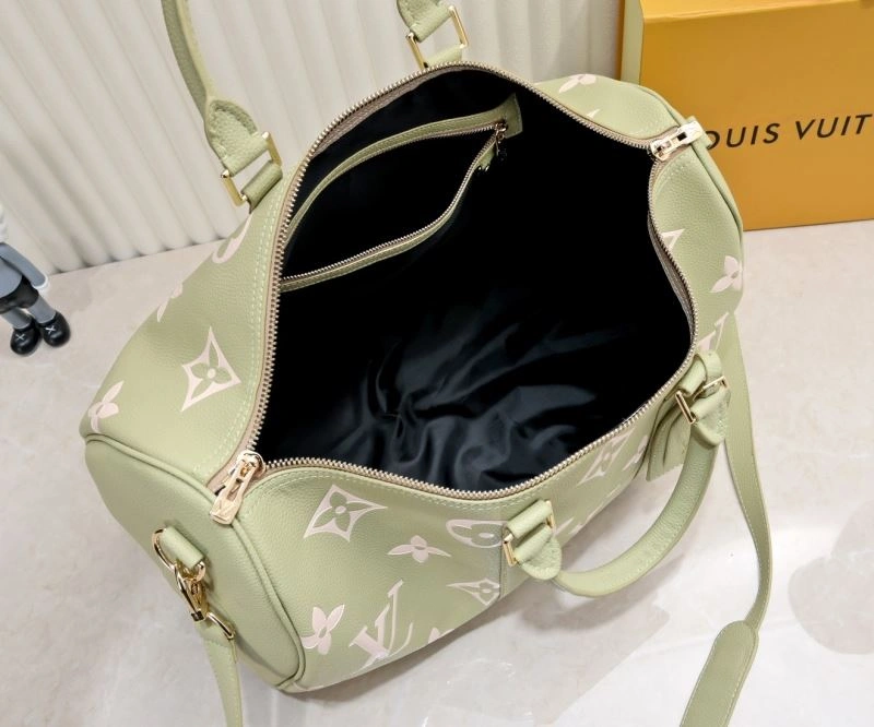 WaterResistant Louis Vuitton Travel Bags 79053