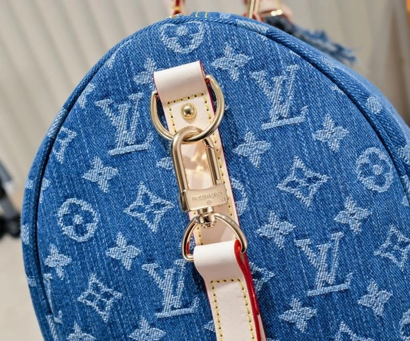 Louis Vuitton Travel Bags Resilient 79044