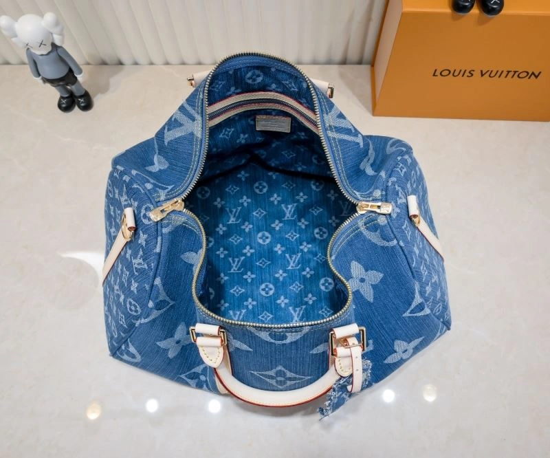 Louis Vuitton Travel Bags Resilient 79044