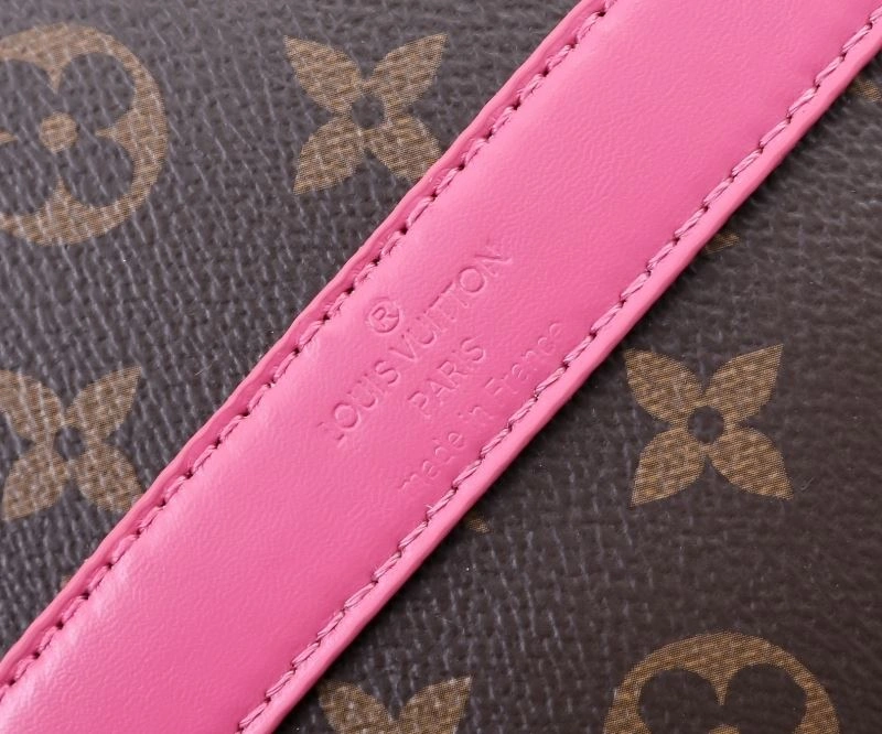 WaterResistant Louis Vuitton Travel Bags 79042