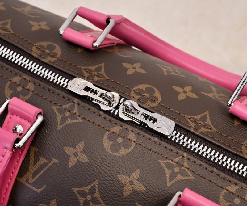 WaterResistant Louis Vuitton Travel Bags 79042