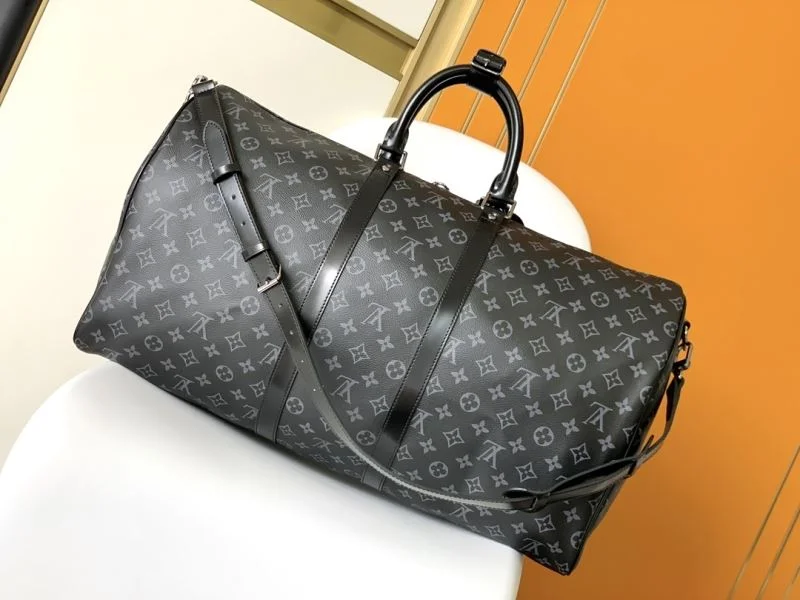 Versatile Louis Vuitton Travel Bags 39090