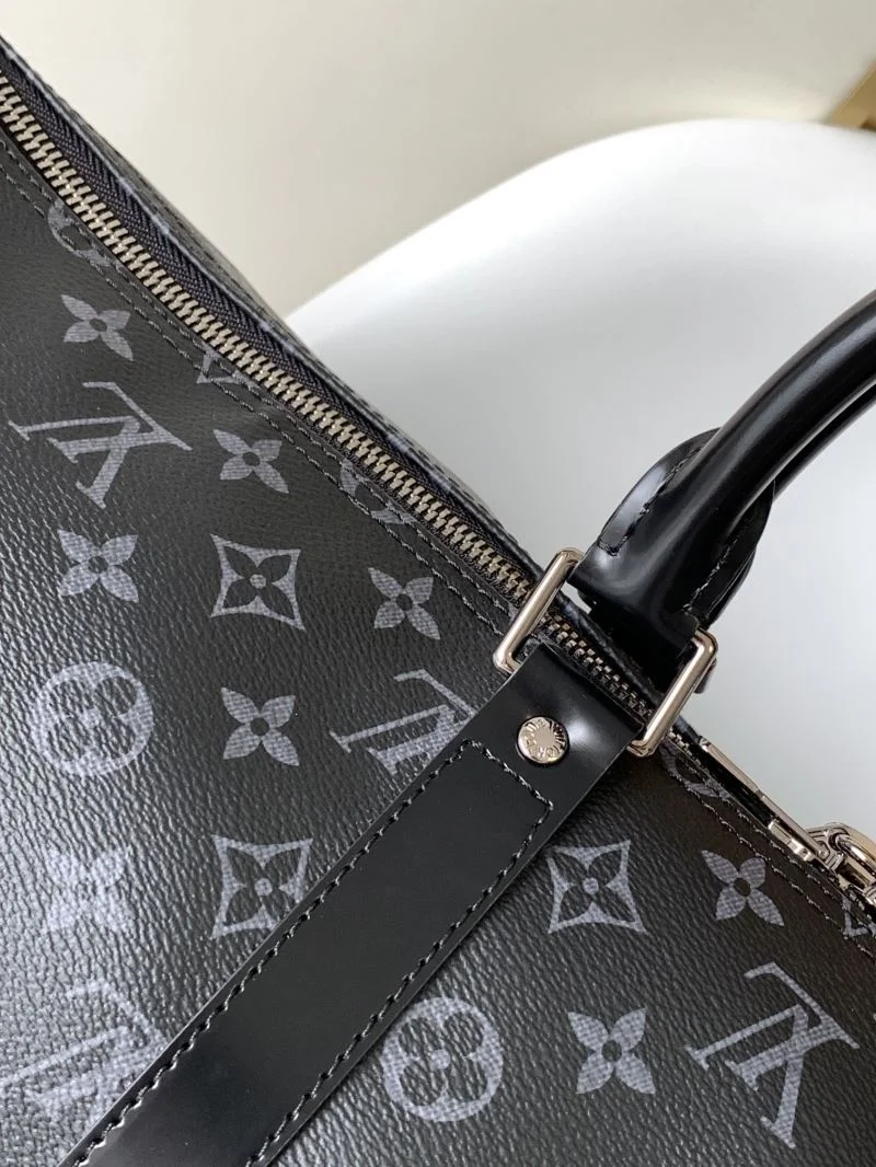 Versatile Louis Vuitton Travel Bags 39090