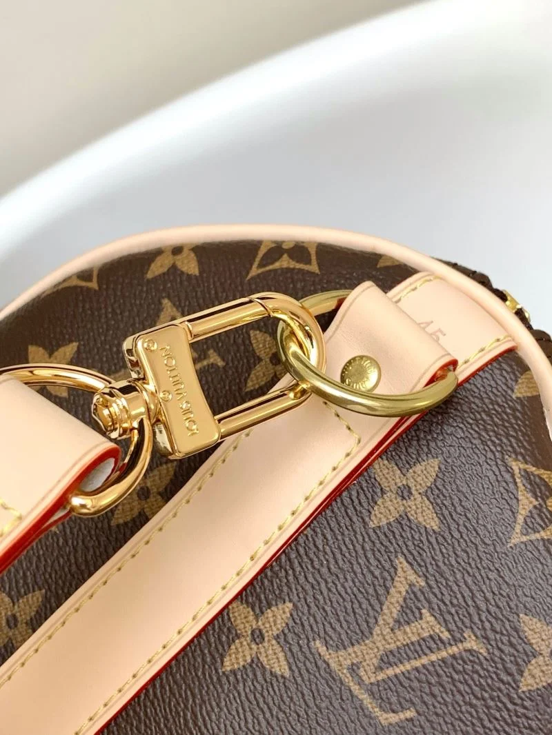 Louis Vuitton Travel Bags TechFriendly 39064