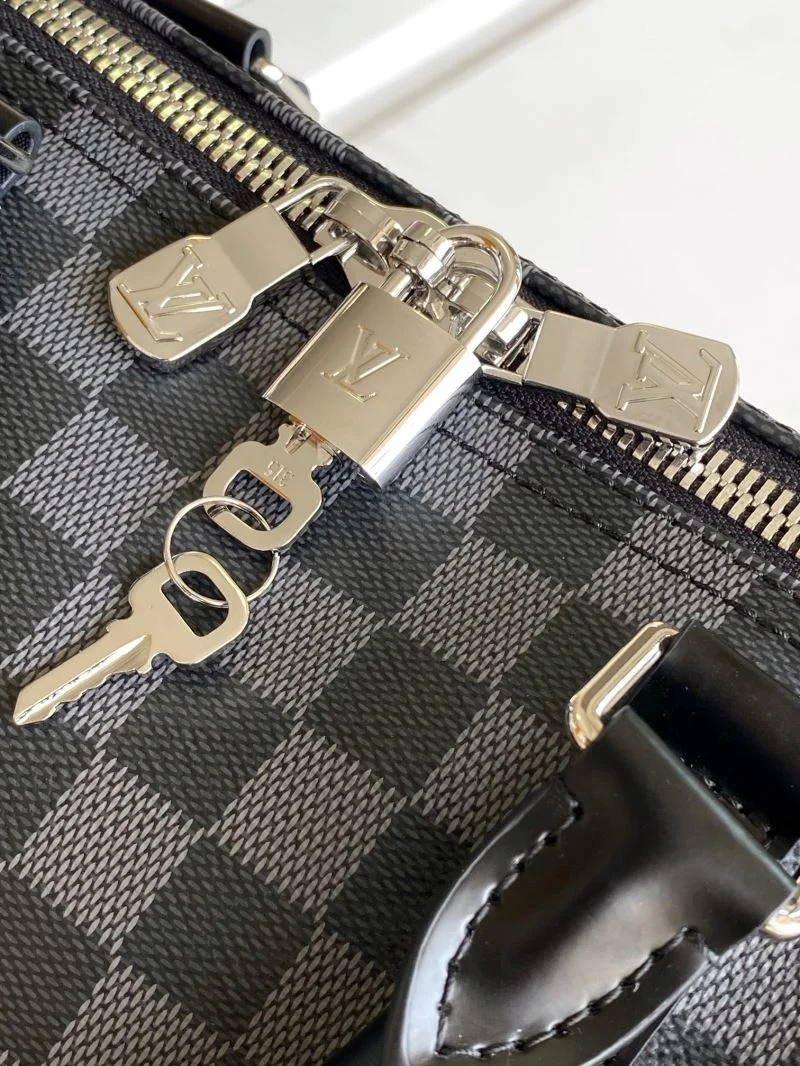 UrbanStyle Louis Vuitton Travel Bags 39074
