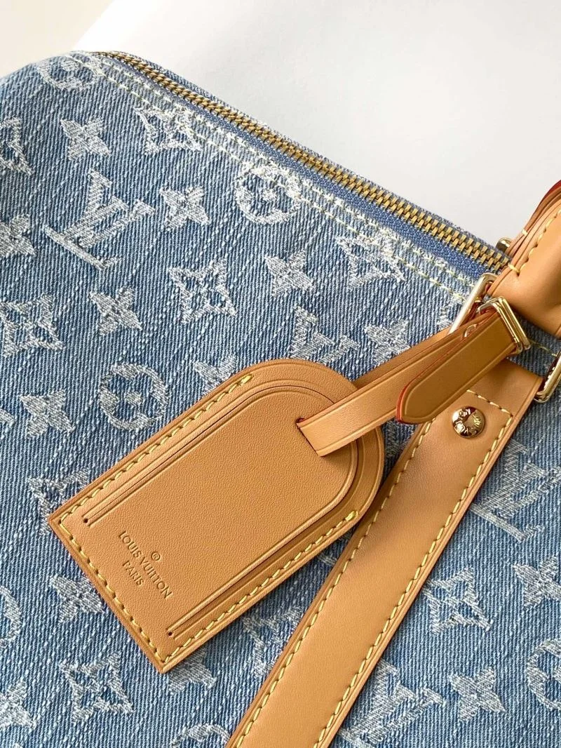 Minimalist Louis Vuitton Travel Bags 39075