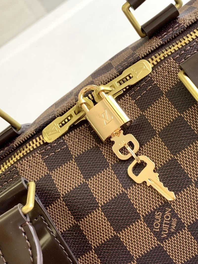 AllSeason Louis Vuitton Travel Bags 39050