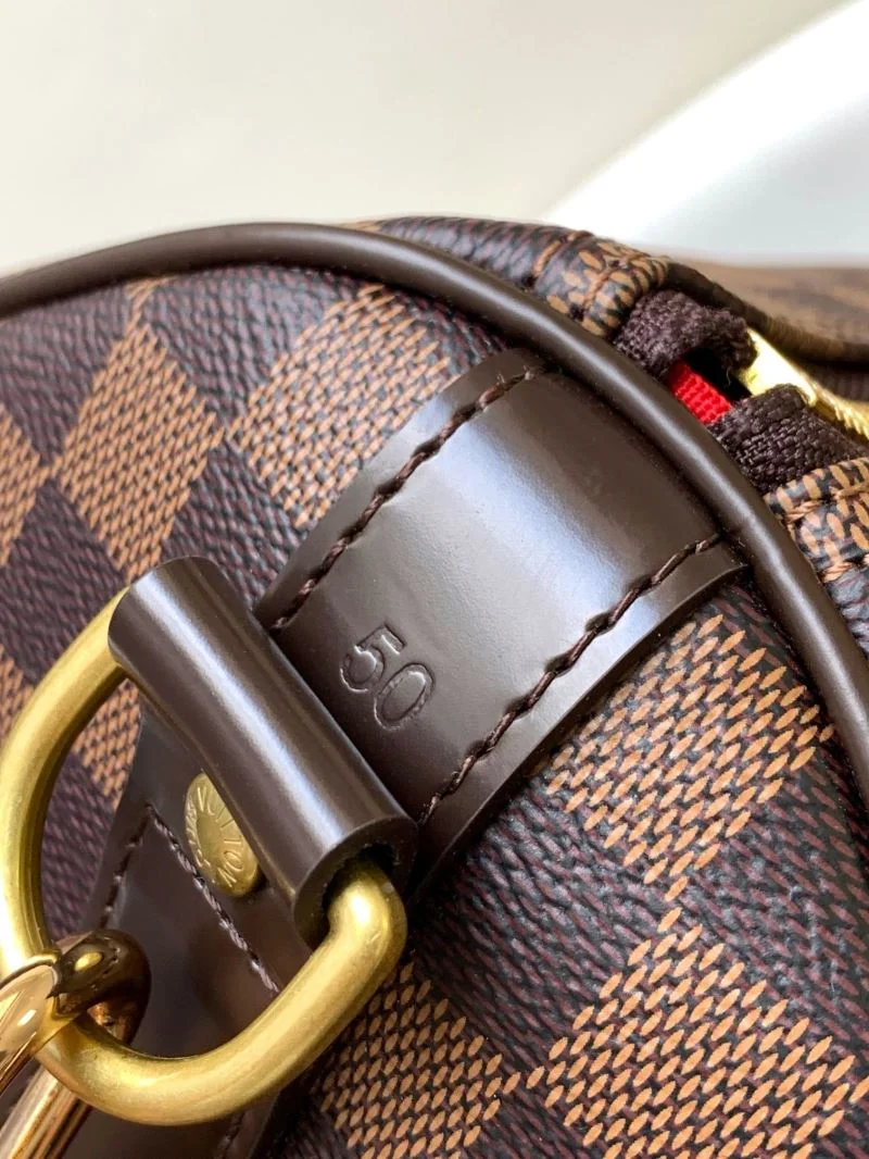 Louis Vuitton Travel Bags Cozy 39065