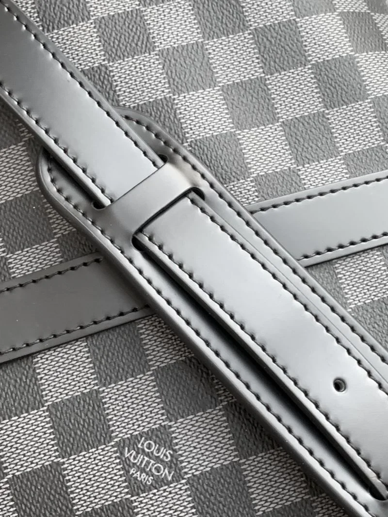 Louis Vuitton Travel Bags ZipUp 38945