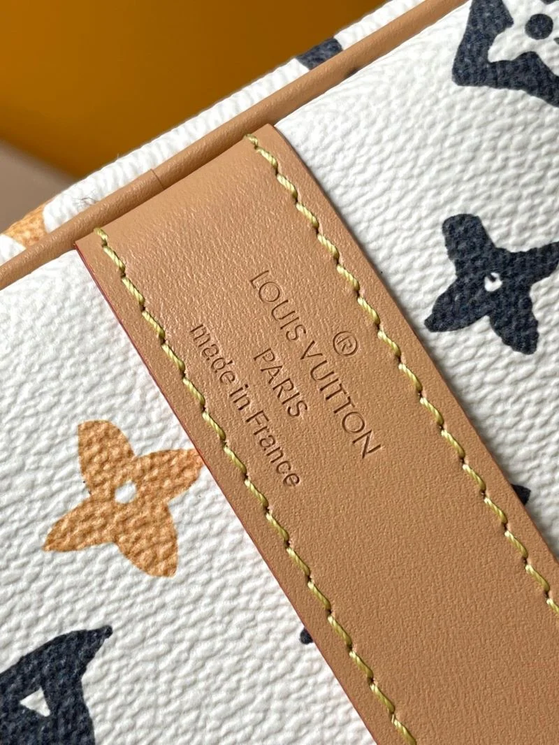 Louis Vuitton Travel Bags Trendsetting 38963