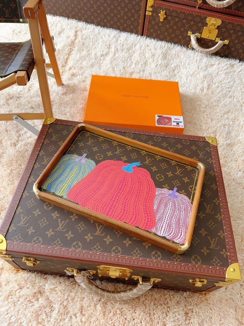 Louis Vuitton Trays Bright 274770