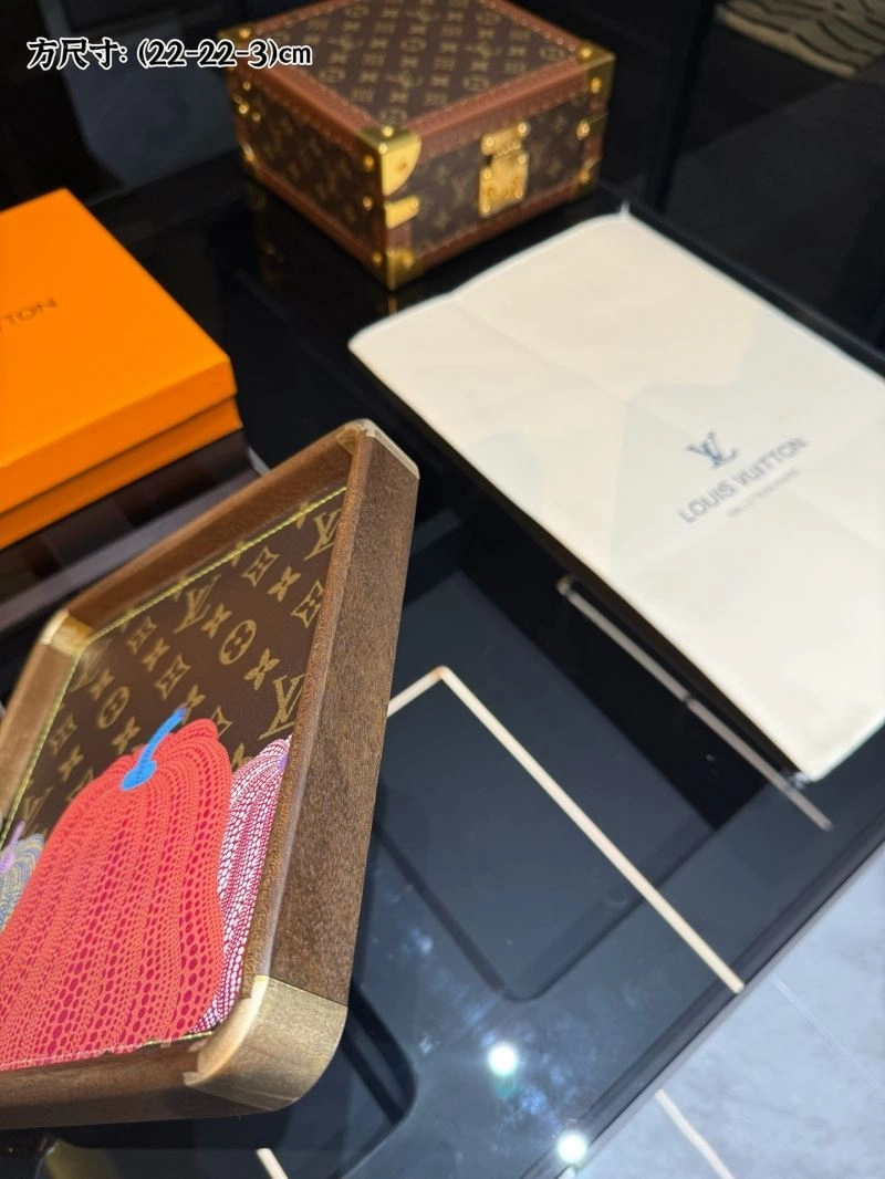 Louis Vuitton Trays EyeCatching 274773