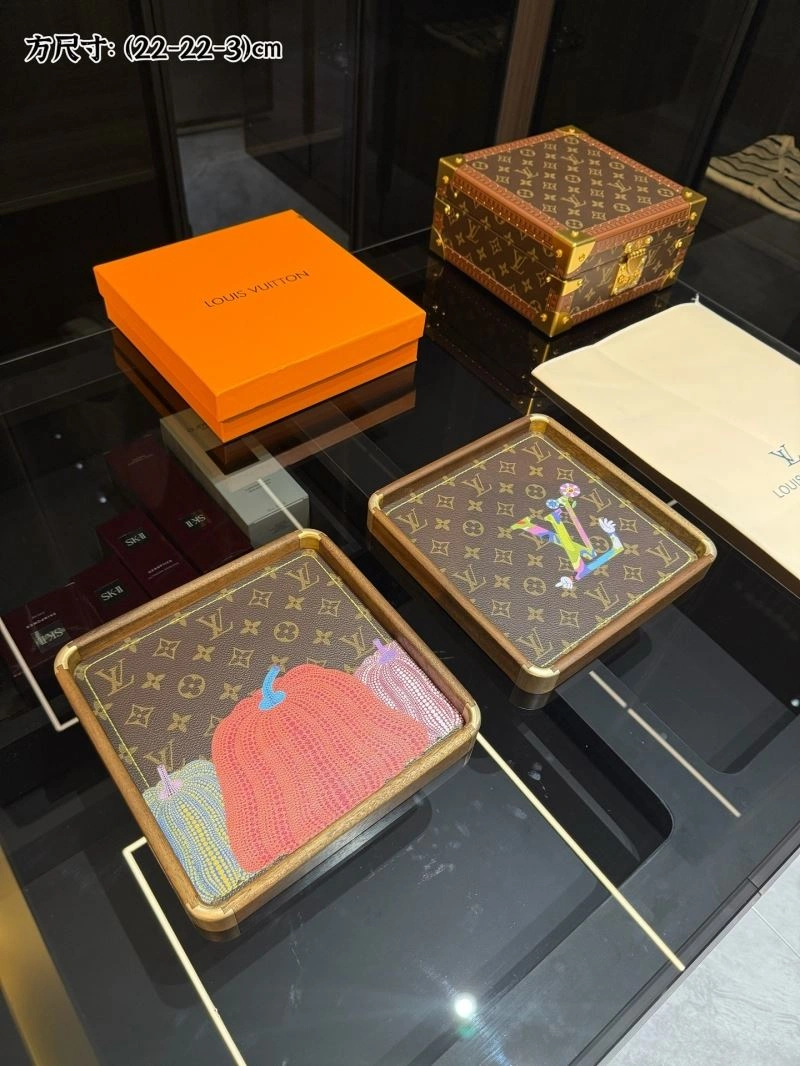 Louis Vuitton Trays EyeCatching 274773