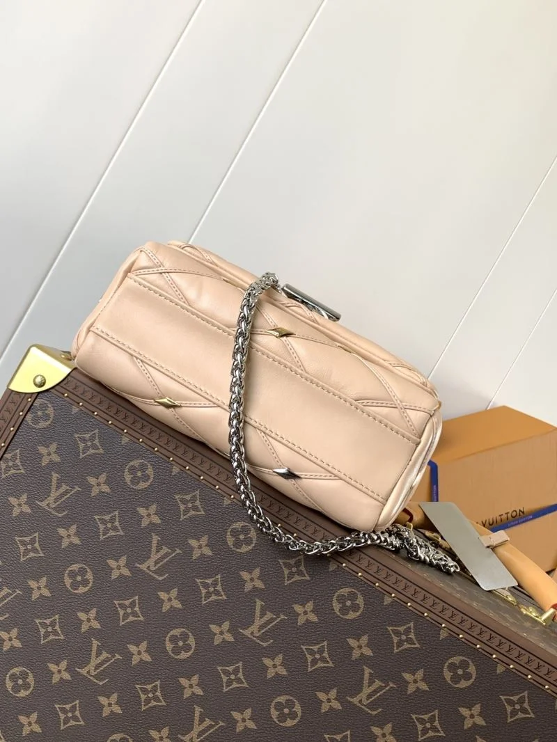 Trendsetting Louis Vuitton Twist Bags 43226