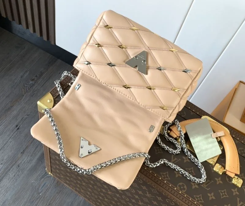 Trendsetting Louis Vuitton Twist Bags 43226