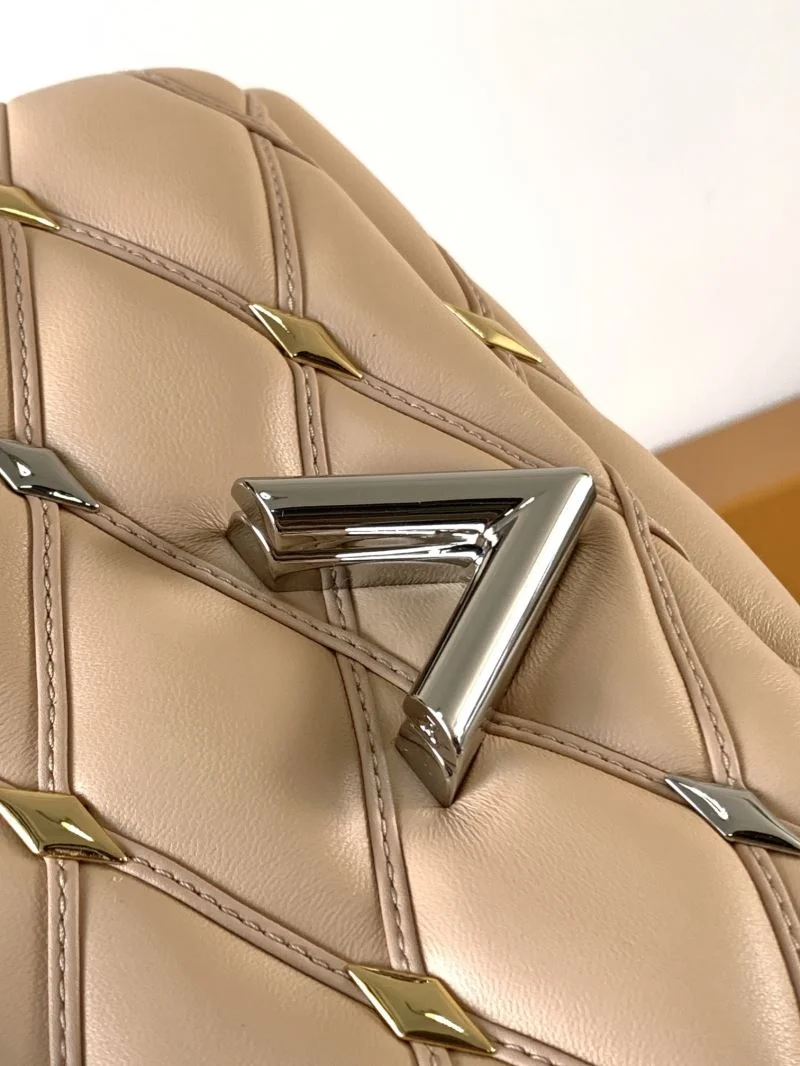 Trendsetting Louis Vuitton Twist Bags 43226