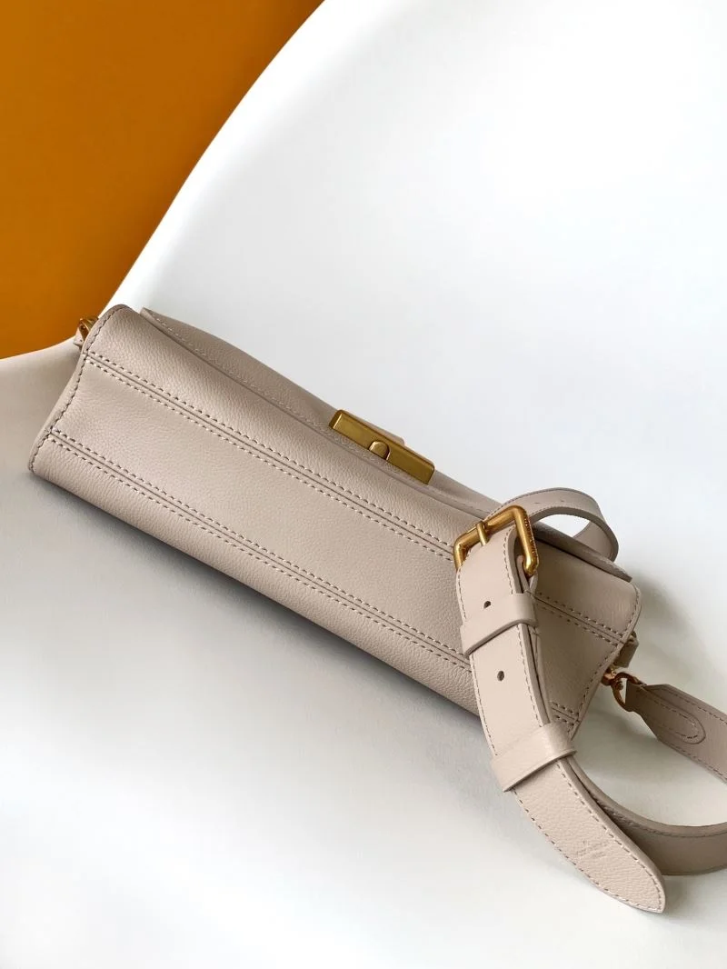 UrbanChic Louis Vuitton Twist Bags 41830