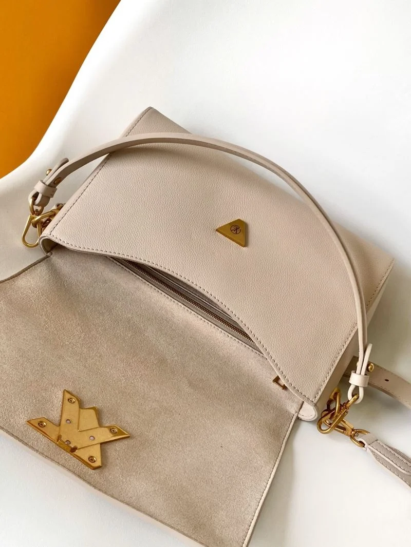 UrbanChic Louis Vuitton Twist Bags 41830