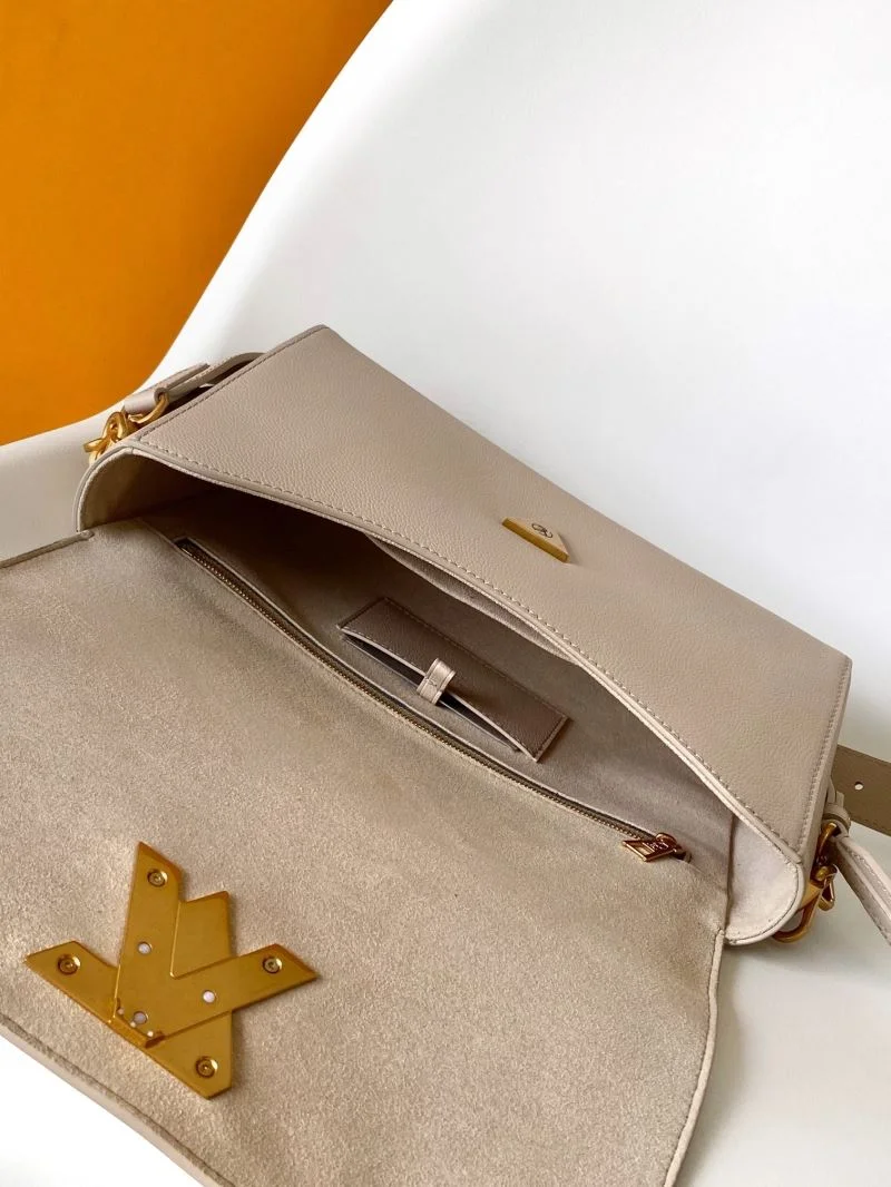 UrbanChic Louis Vuitton Twist Bags 41830
