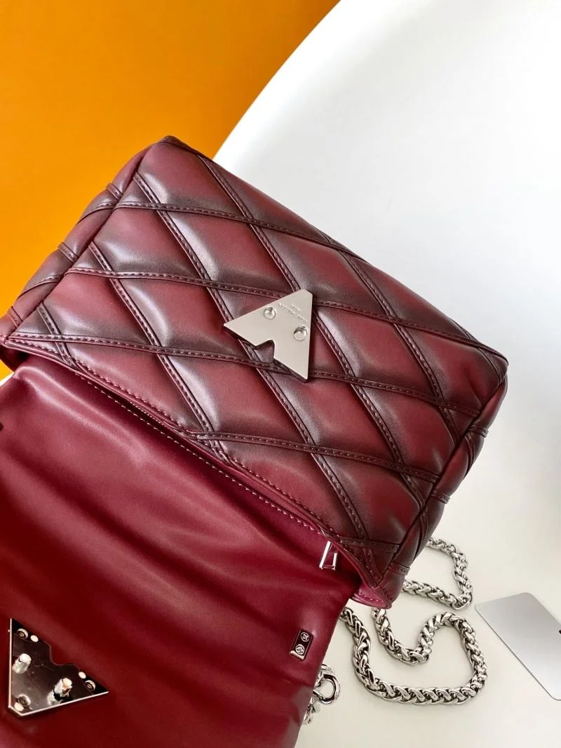 Flexible Louis Vuitton Twist Bags 39041