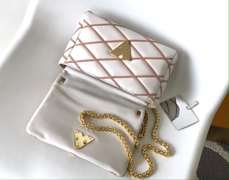 Louis Vuitton Twist Bags Comfortable 39017
