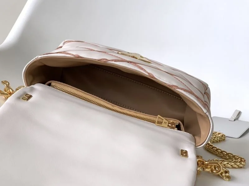Louis Vuitton Twist Bags Comfortable 39017