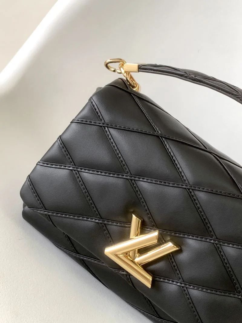 Unisex Louis Vuitton Twist Bags 39049