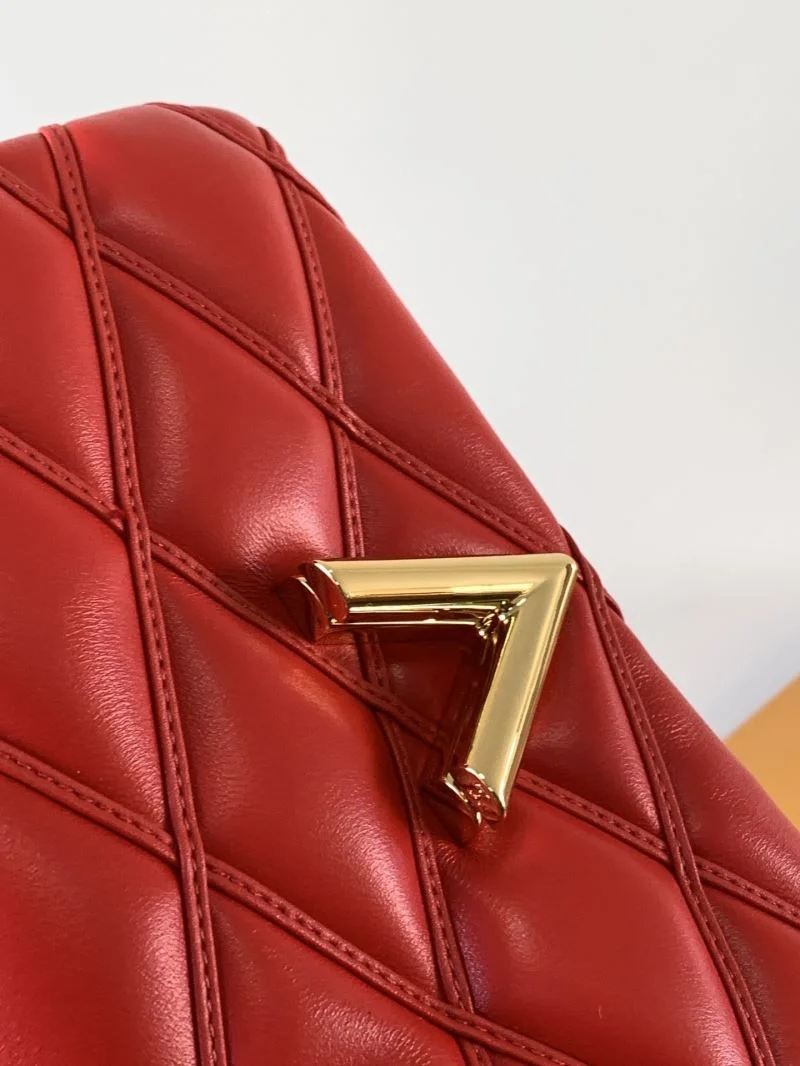 Louis Vuitton Twist Bags Sleek 39043