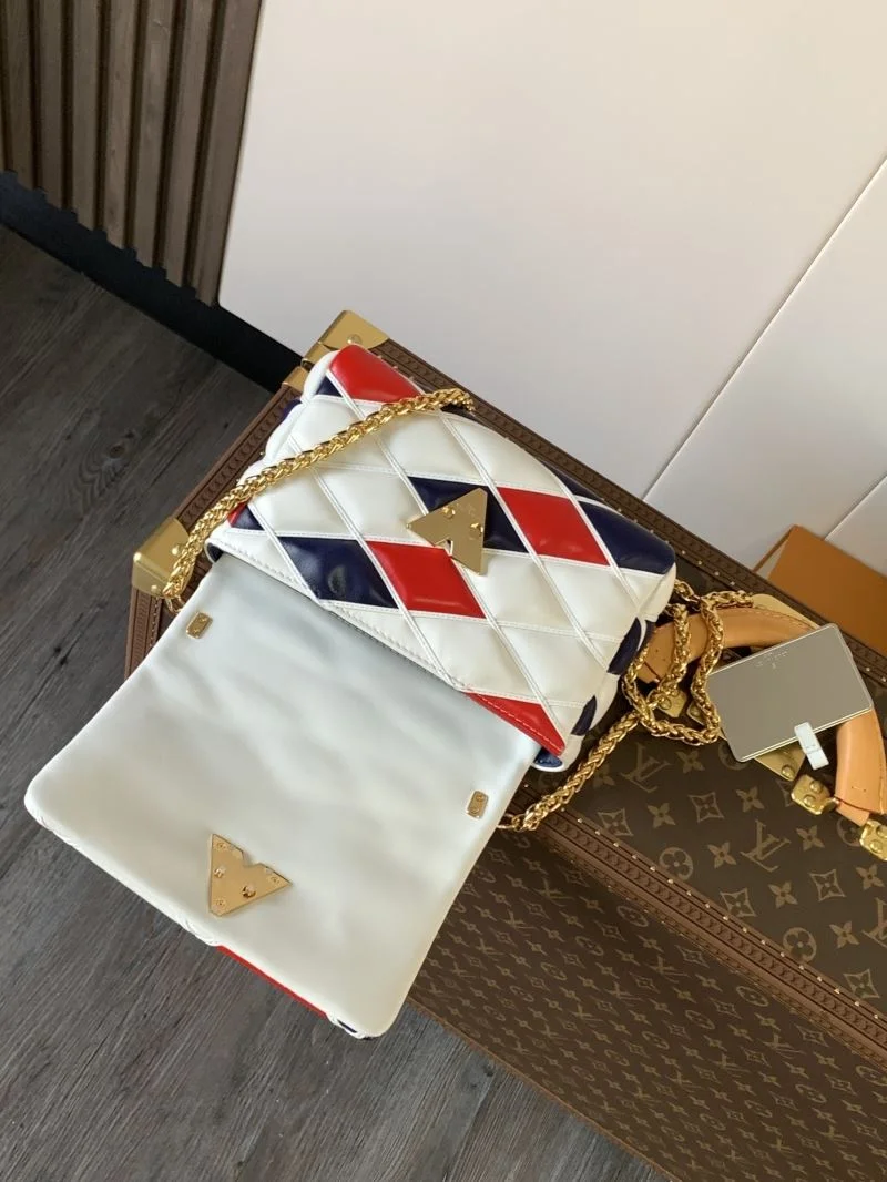 Classic Louis Vuitton Twist Bags 39016