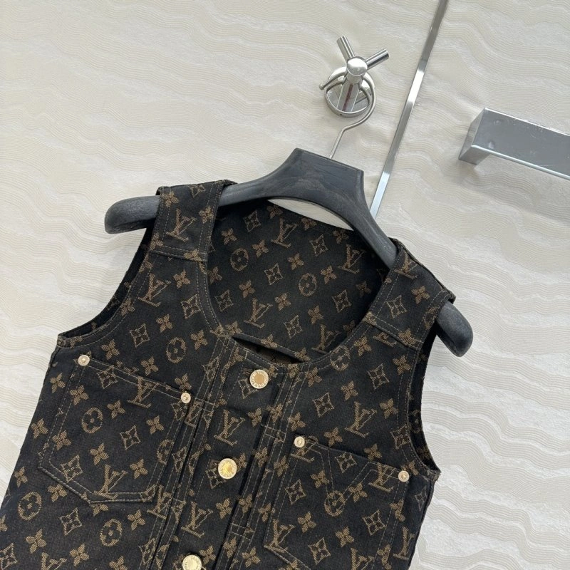 Contemporary Louis Vuitton Vest 130946