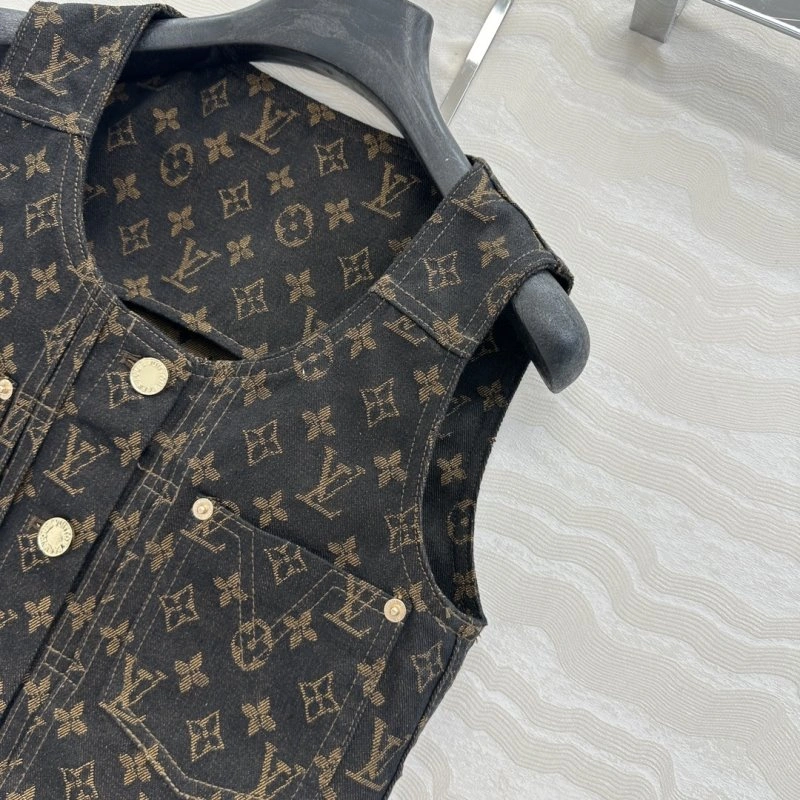 Contemporary Louis Vuitton Vest 130946