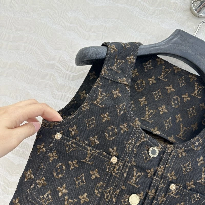 Contemporary Louis Vuitton Vest 130946