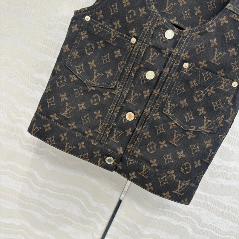 Contemporary Louis Vuitton Vest 130946
