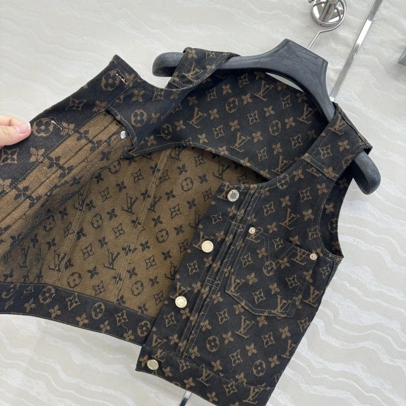 Contemporary Louis Vuitton Vest 130946