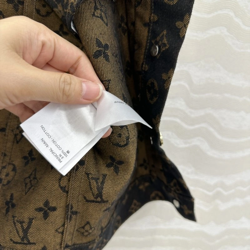 Contemporary Louis Vuitton Vest 130946