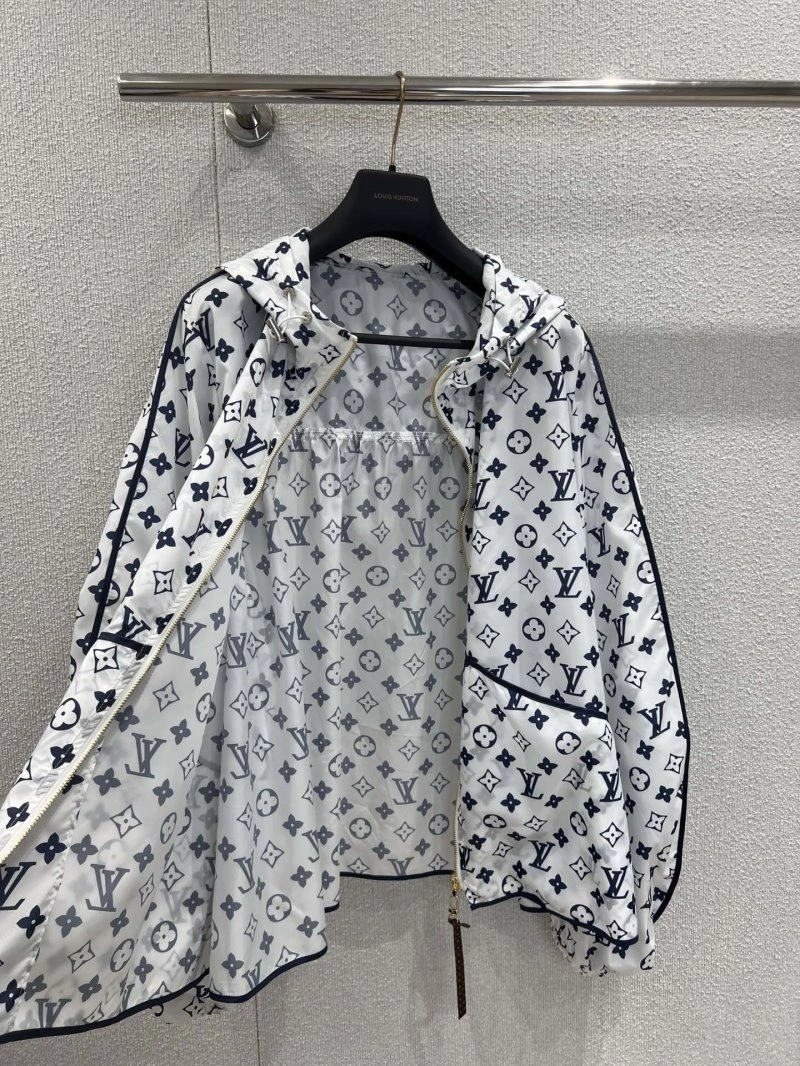 Versatile Louis Vuitton Vest 130938