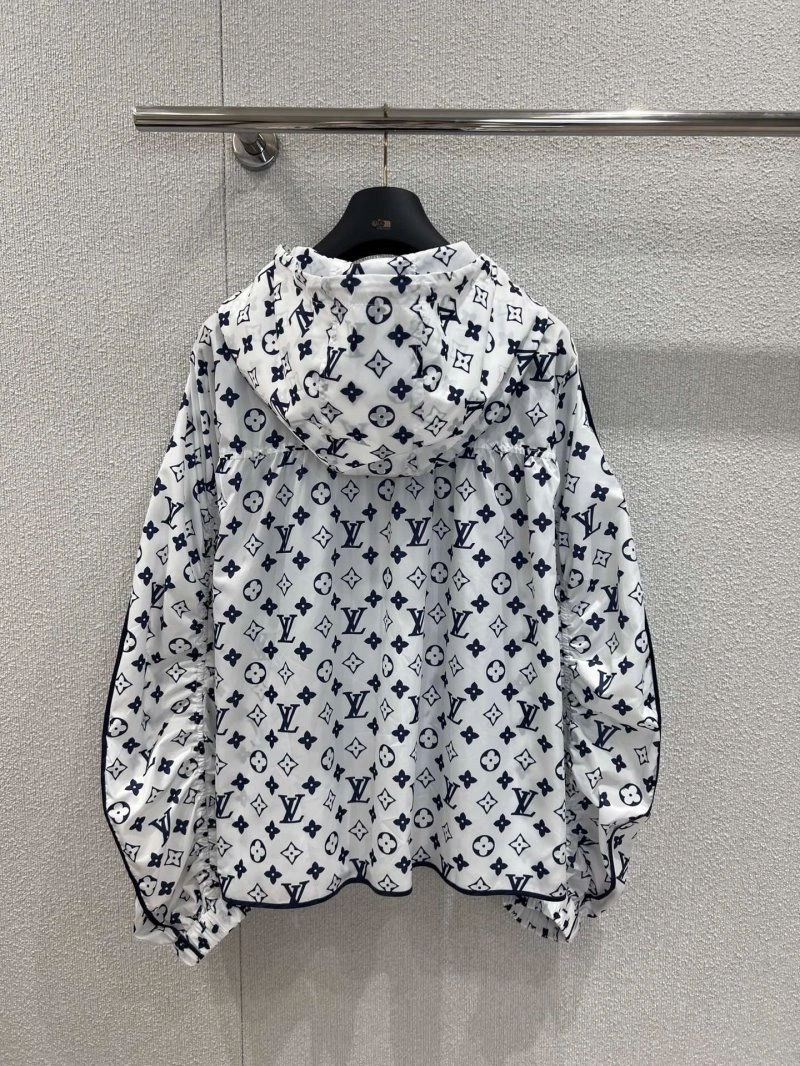 Versatile Louis Vuitton Vest 130938