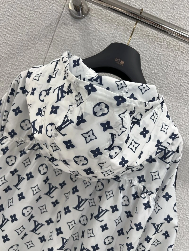 Versatile Louis Vuitton Vest 130938