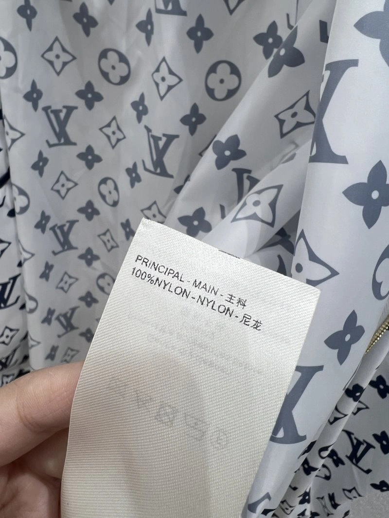 Versatile Louis Vuitton Vest 130938