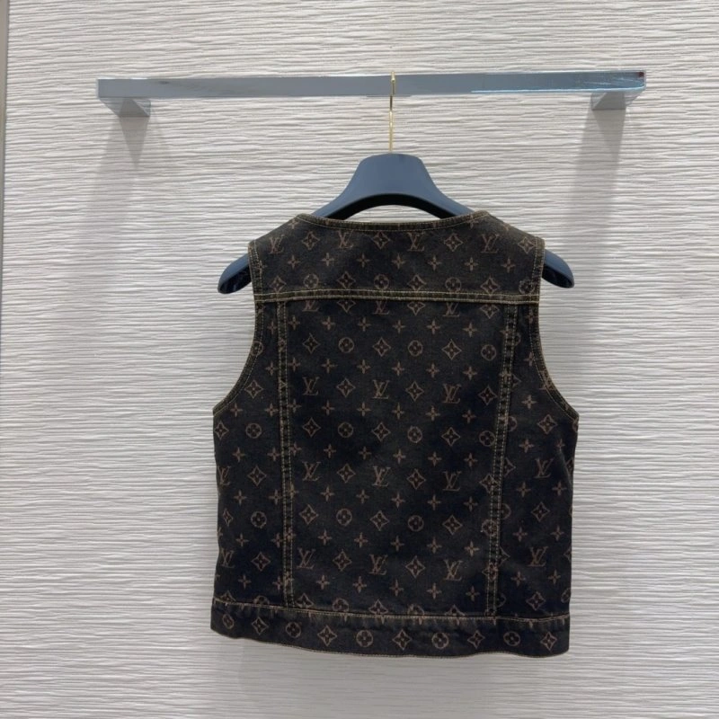 Sporty Louis Vuitton Vest 130923