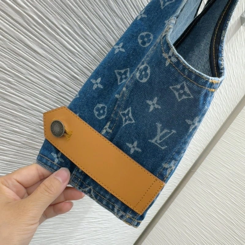 ComfortFit Louis Vuitton Vest 131510
