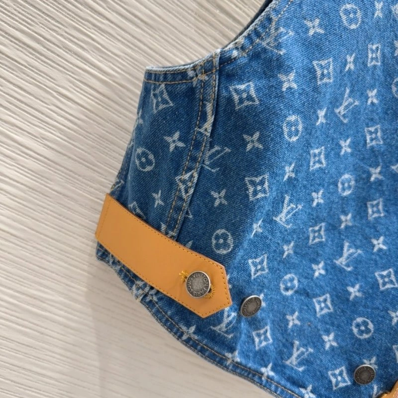ComfortFit Louis Vuitton Vest 131510