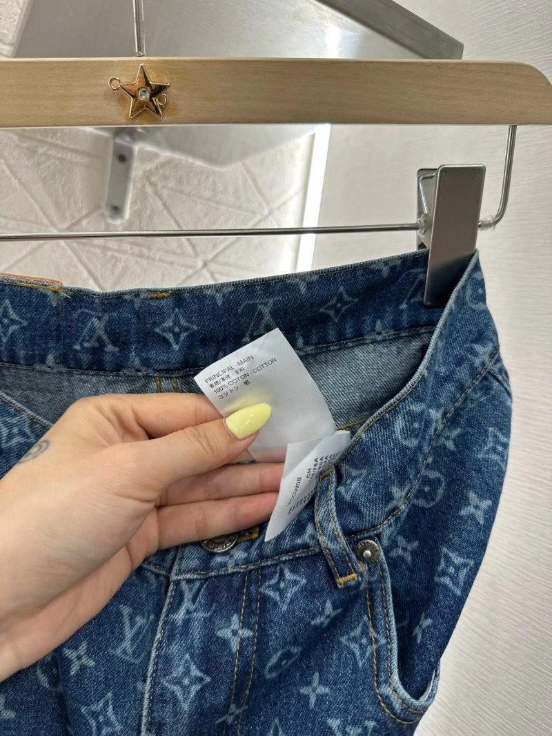 Versatile Louis Vuitton Vest 131497