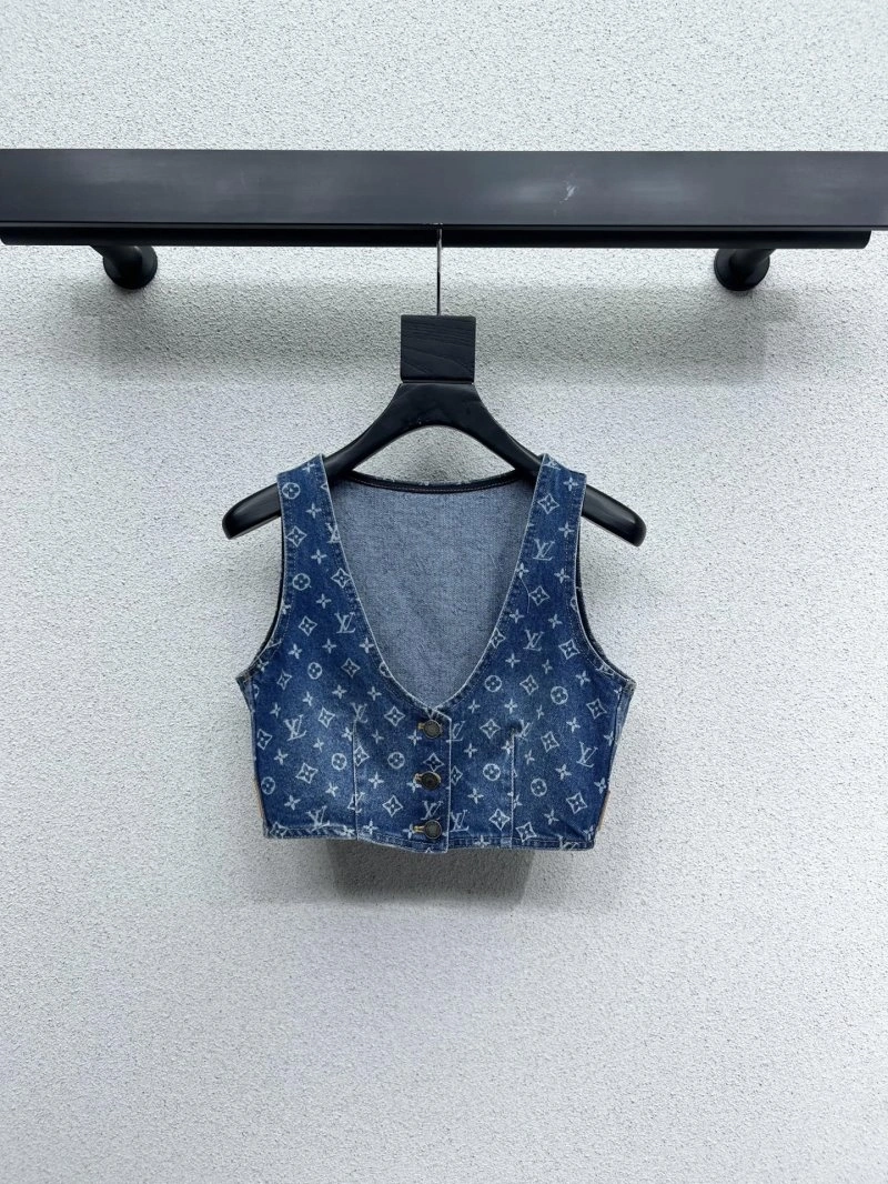 Minimalist Louis Vuitton Vest 131486