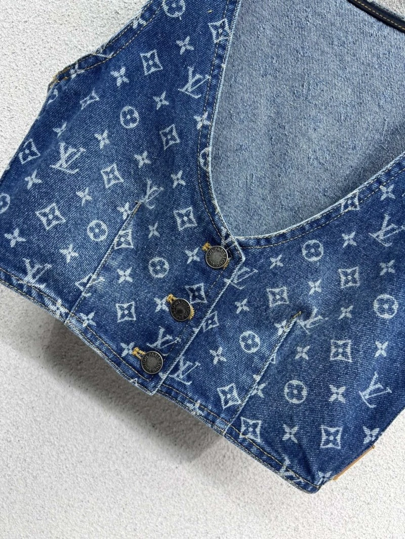 Minimalist Louis Vuitton Vest 131486